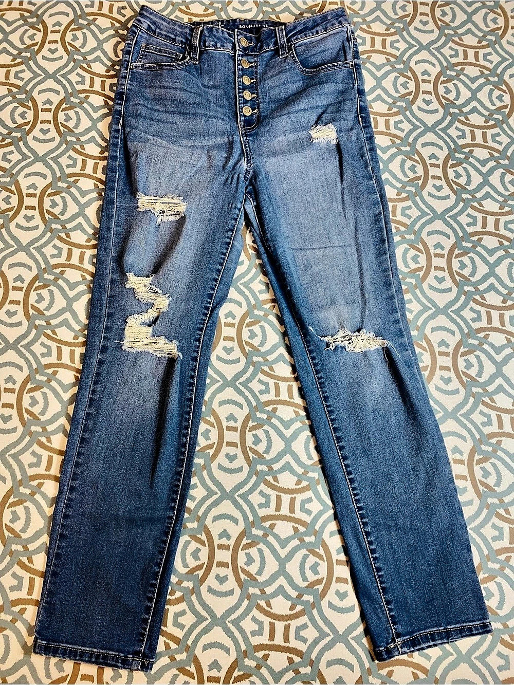 No Boundaries Distressed Skinny Jeans in Blue Waist 13